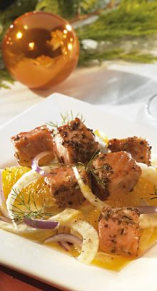Salade de fenouil aux oranges et aux dés de saumon rôtis